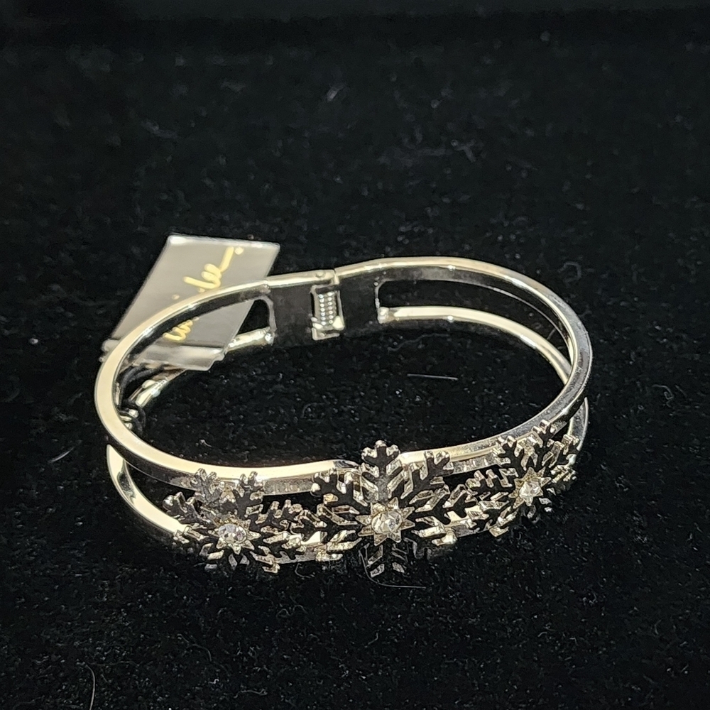 Cookie Lee Elegant Silver Triple Snowflake Bangle Bracelet NWT #25887